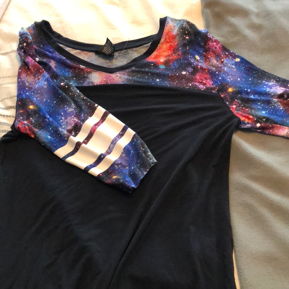 Galaxy V-neck